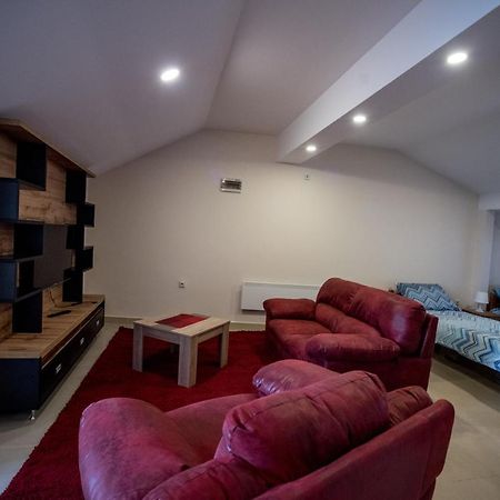 City Center Apartments ปิโรต์ ภายนอก รูปภาพ