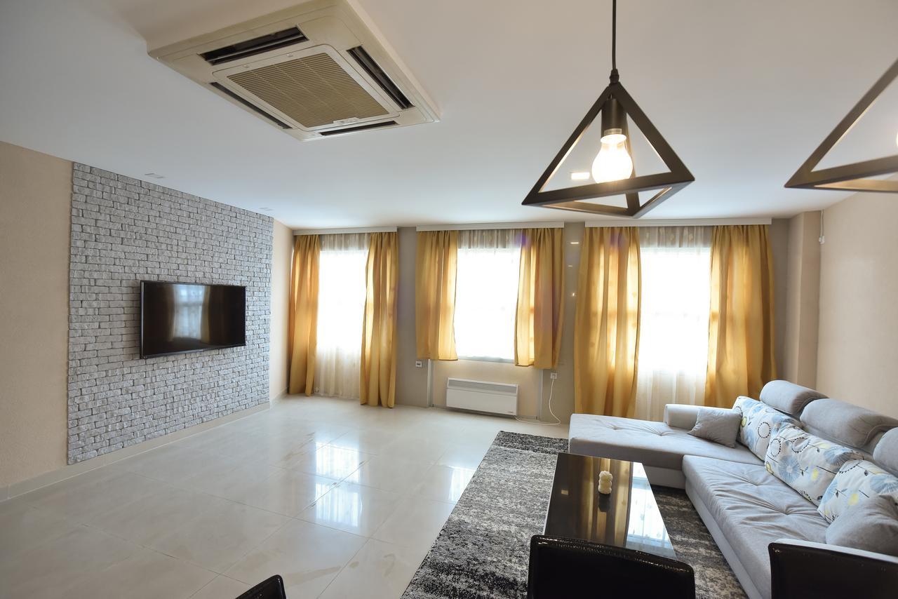 City Center Apartments ปิโรต์ ภายนอก รูปภาพ