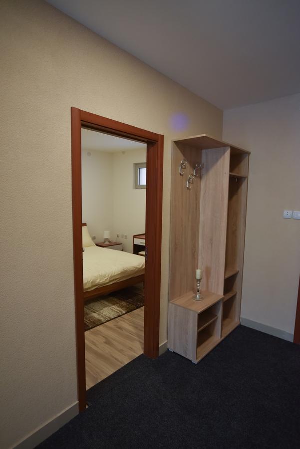 City Center Apartments ปิโรต์ ภายนอก รูปภาพ