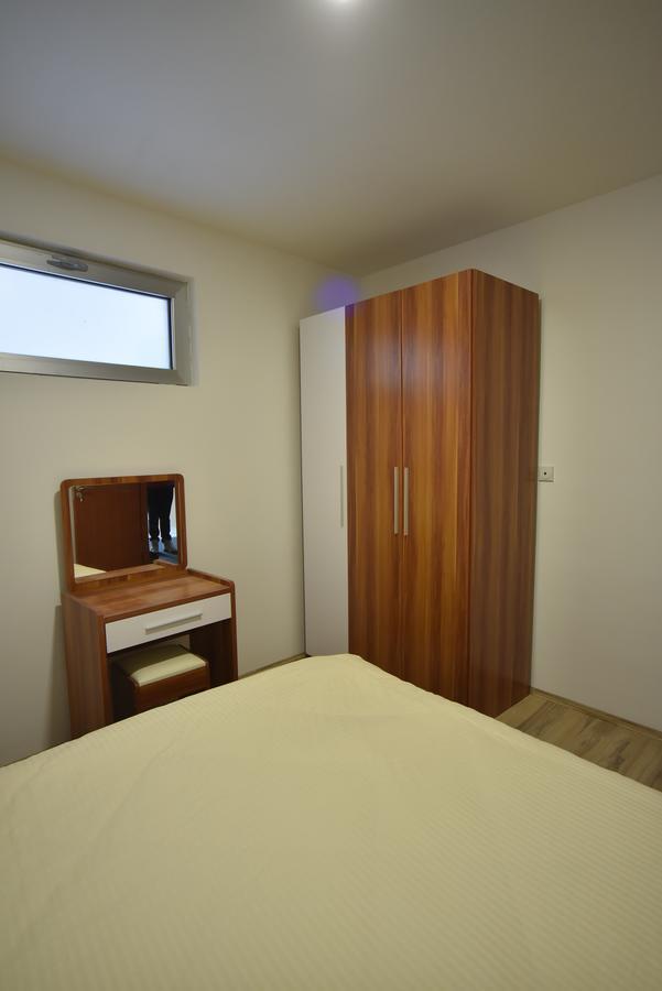 City Center Apartments ปิโรต์ ภายนอก รูปภาพ