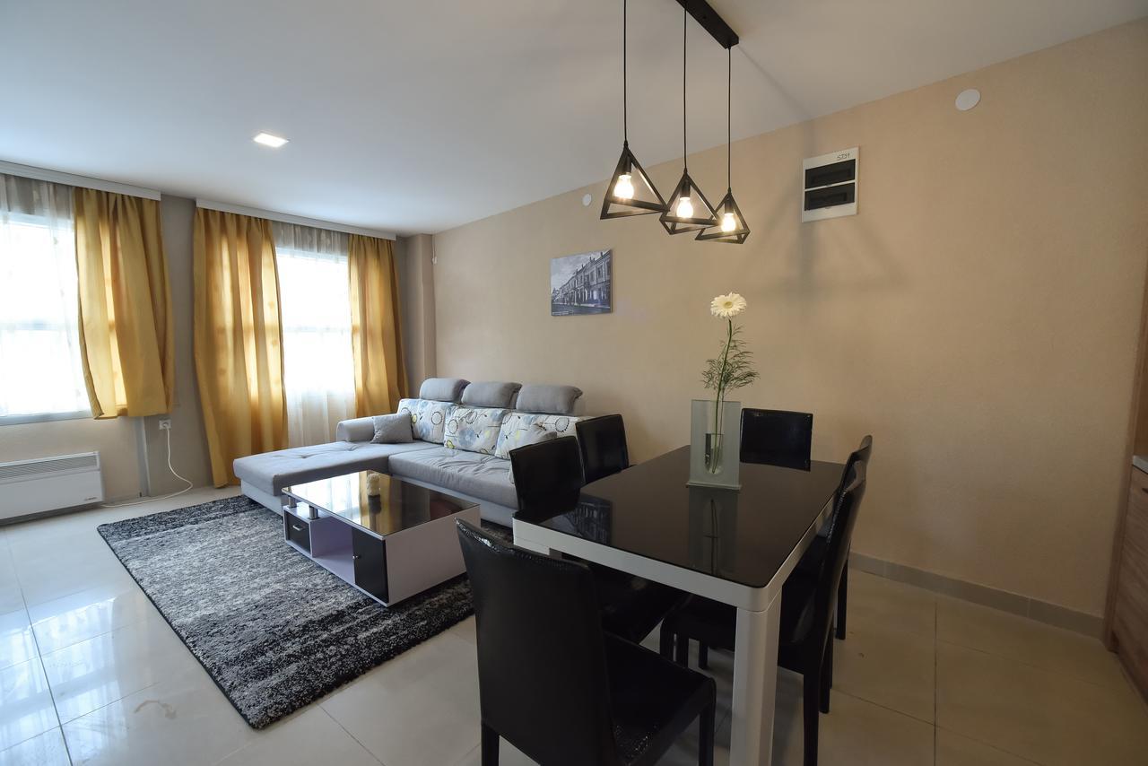City Center Apartments ปิโรต์ ภายนอก รูปภาพ