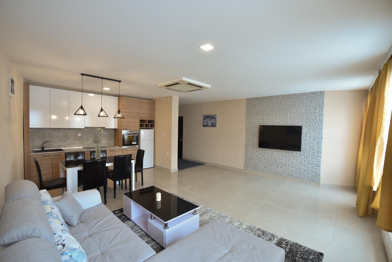 City Center Apartments ปิโรต์ ภายนอก รูปภาพ