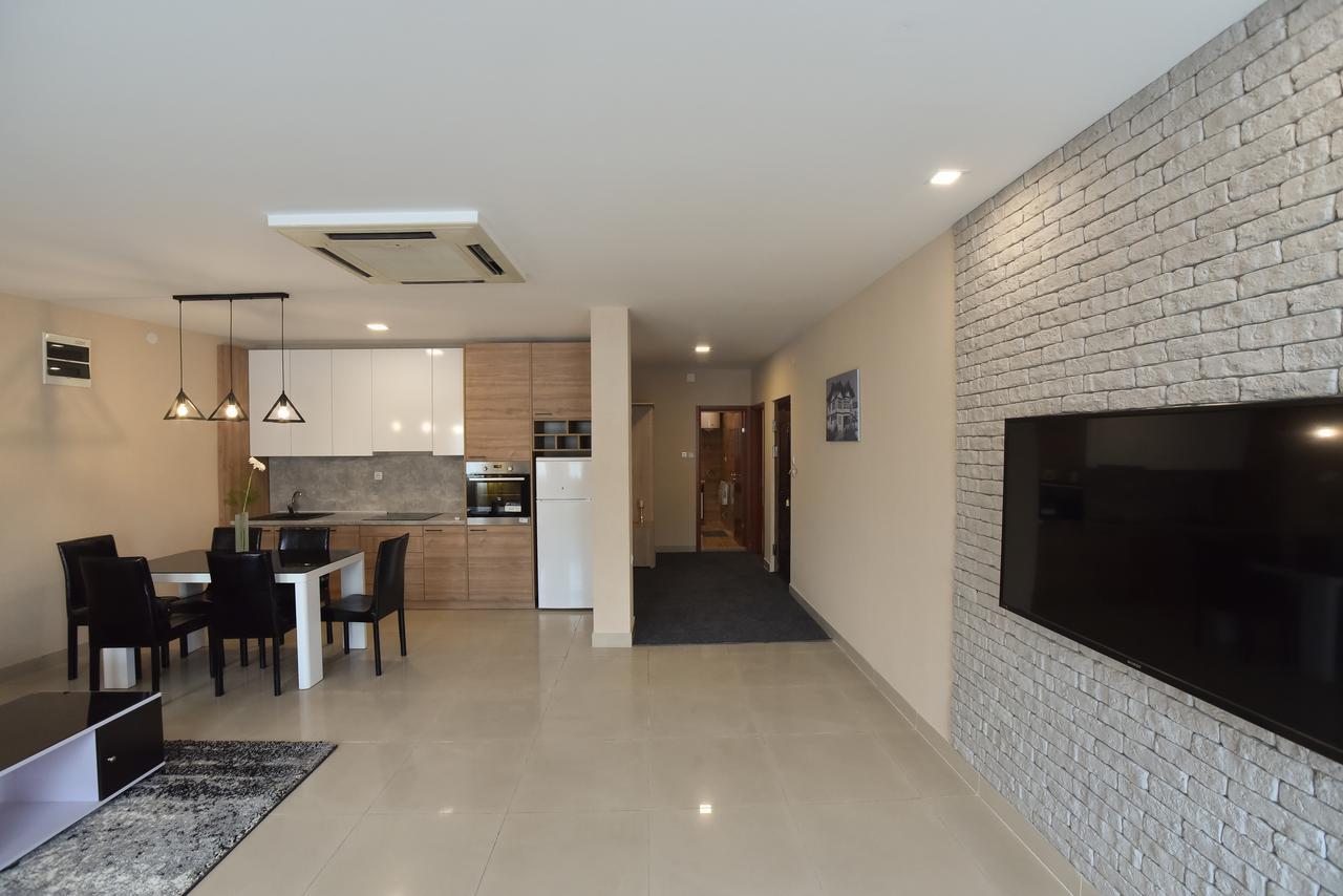City Center Apartments ปิโรต์ ภายนอก รูปภาพ