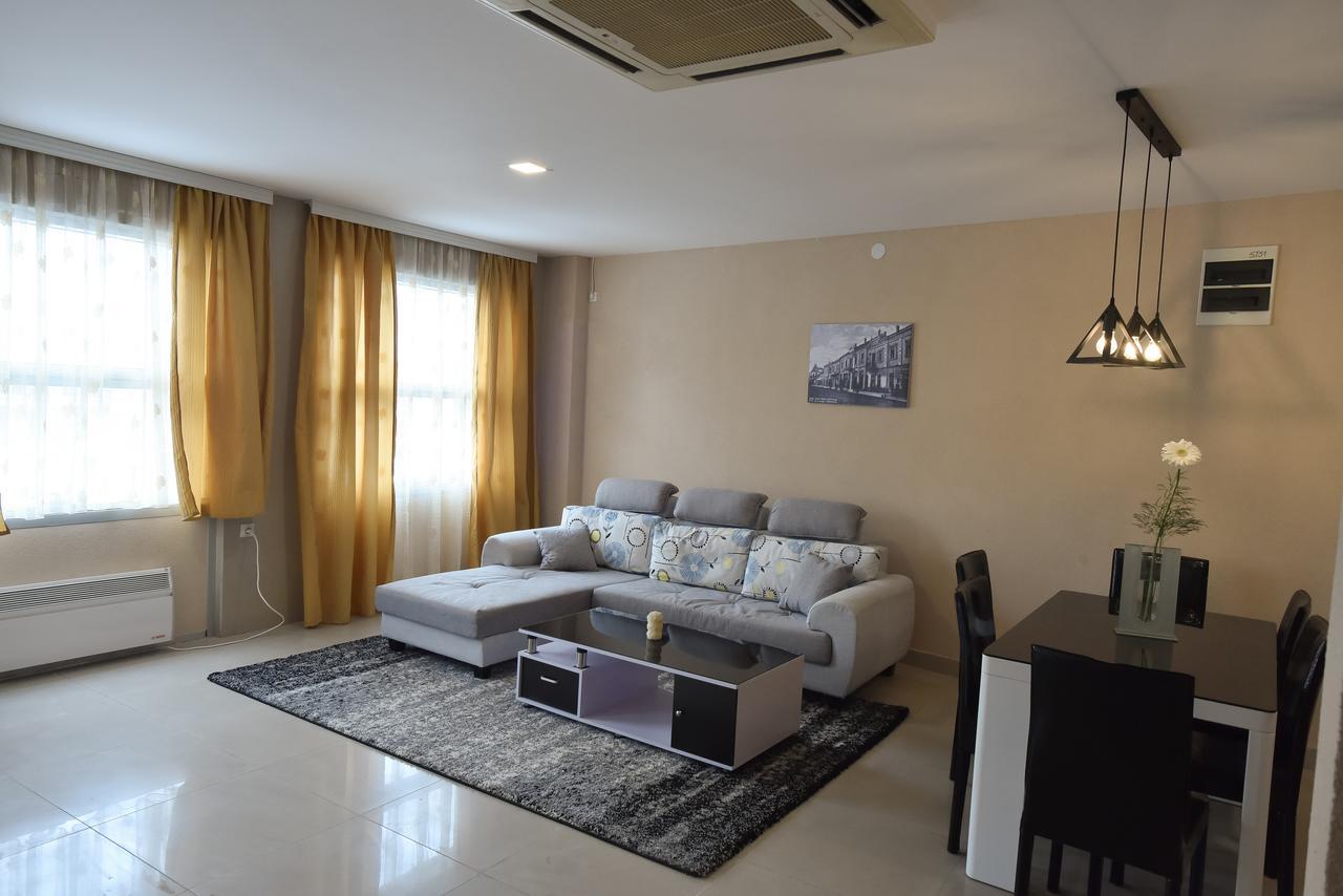 City Center Apartments ปิโรต์ ภายนอก รูปภาพ