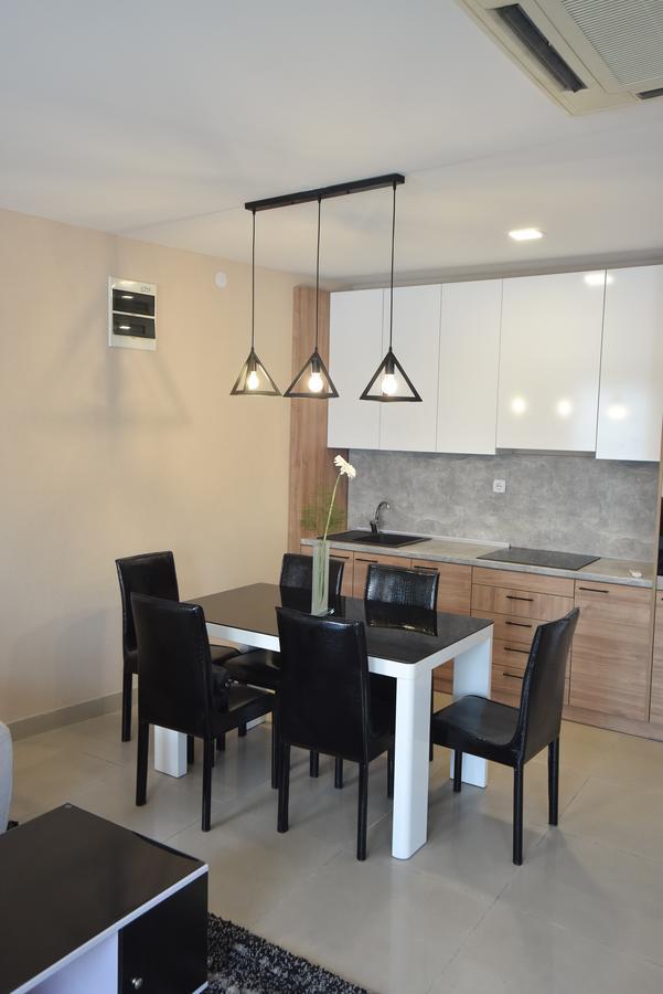 City Center Apartments ปิโรต์ ภายนอก รูปภาพ