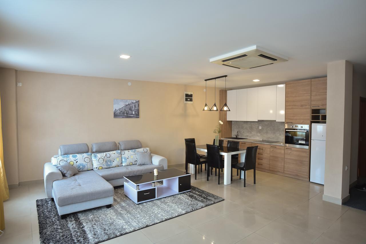 City Center Apartments ปิโรต์ ภายนอก รูปภาพ