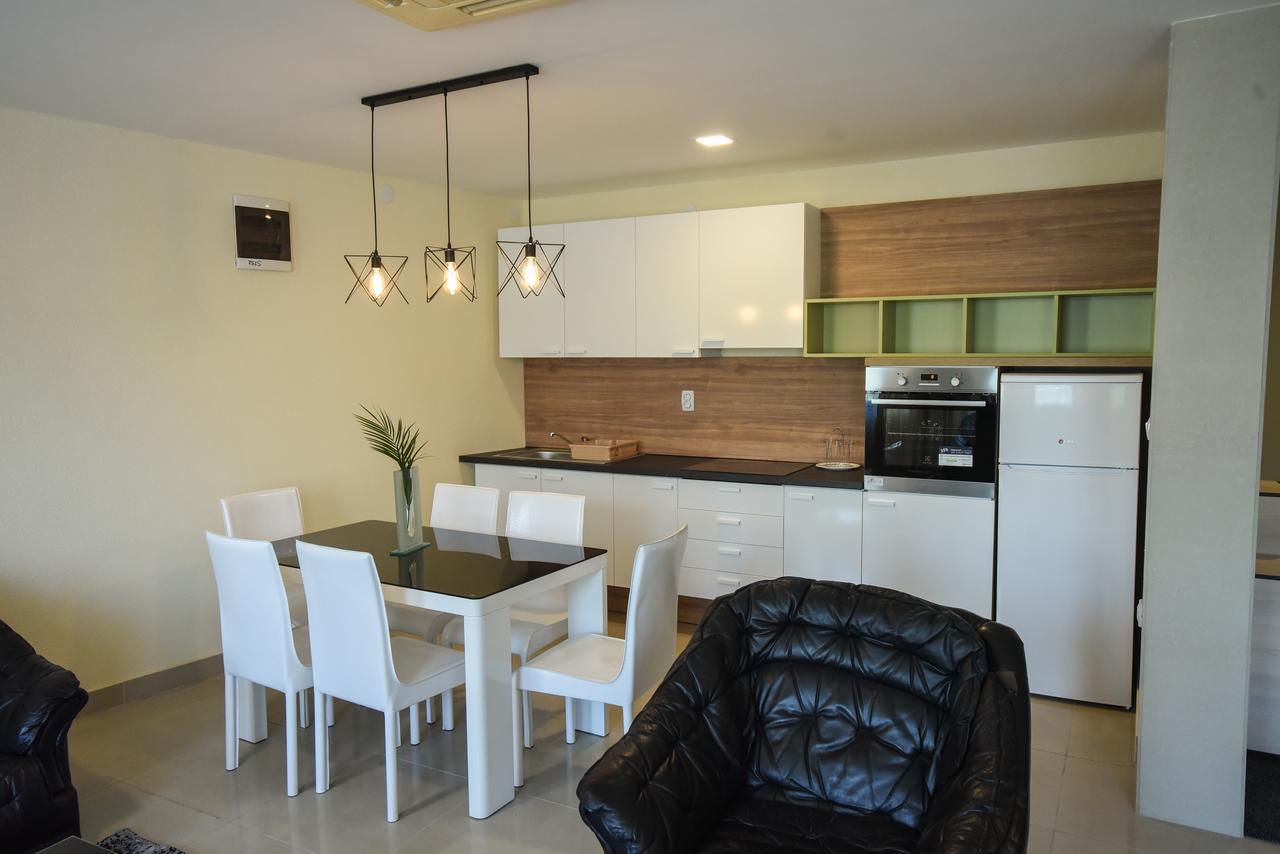 City Center Apartments ปิโรต์ ภายนอก รูปภาพ