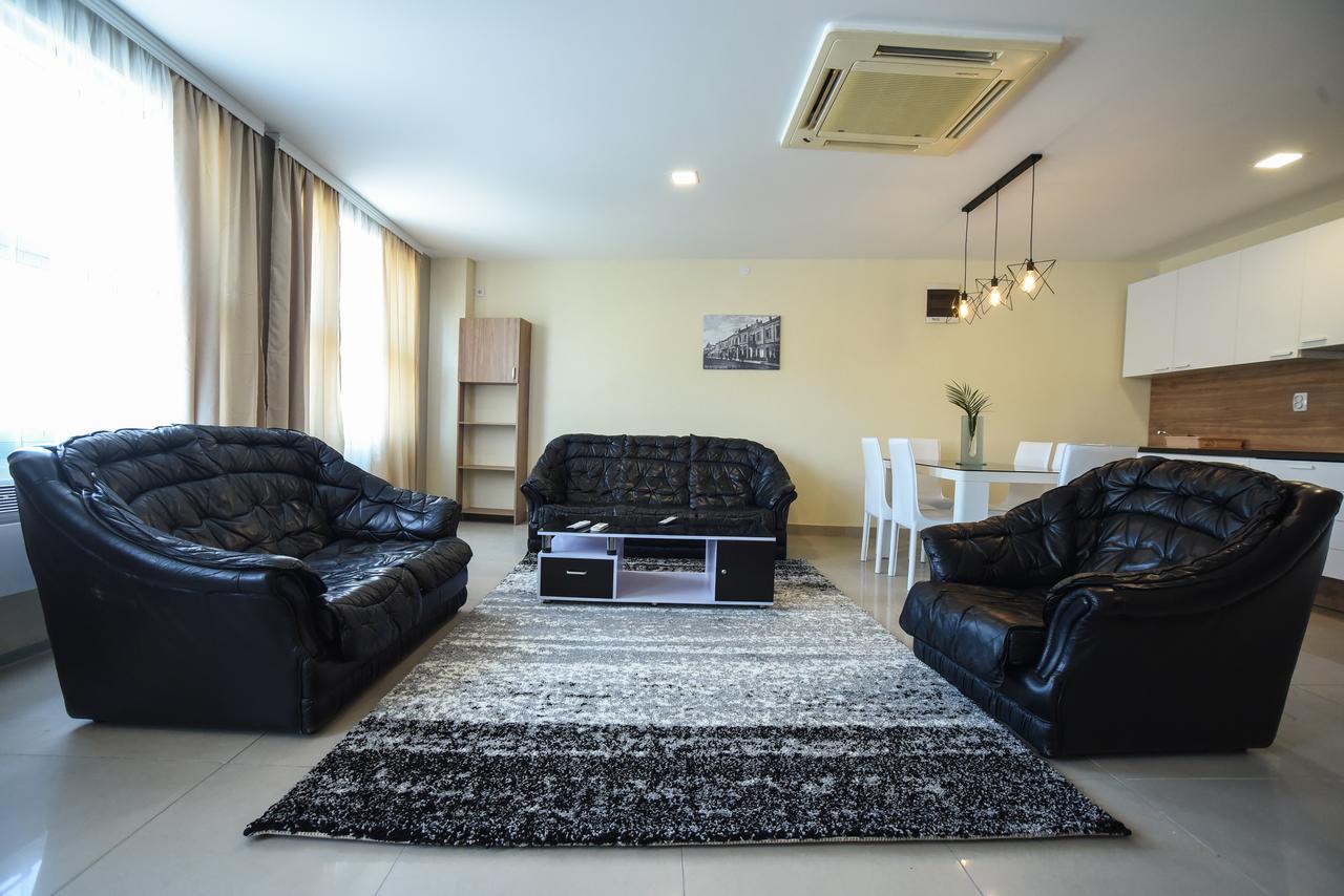 City Center Apartments ปิโรต์ ภายนอก รูปภาพ