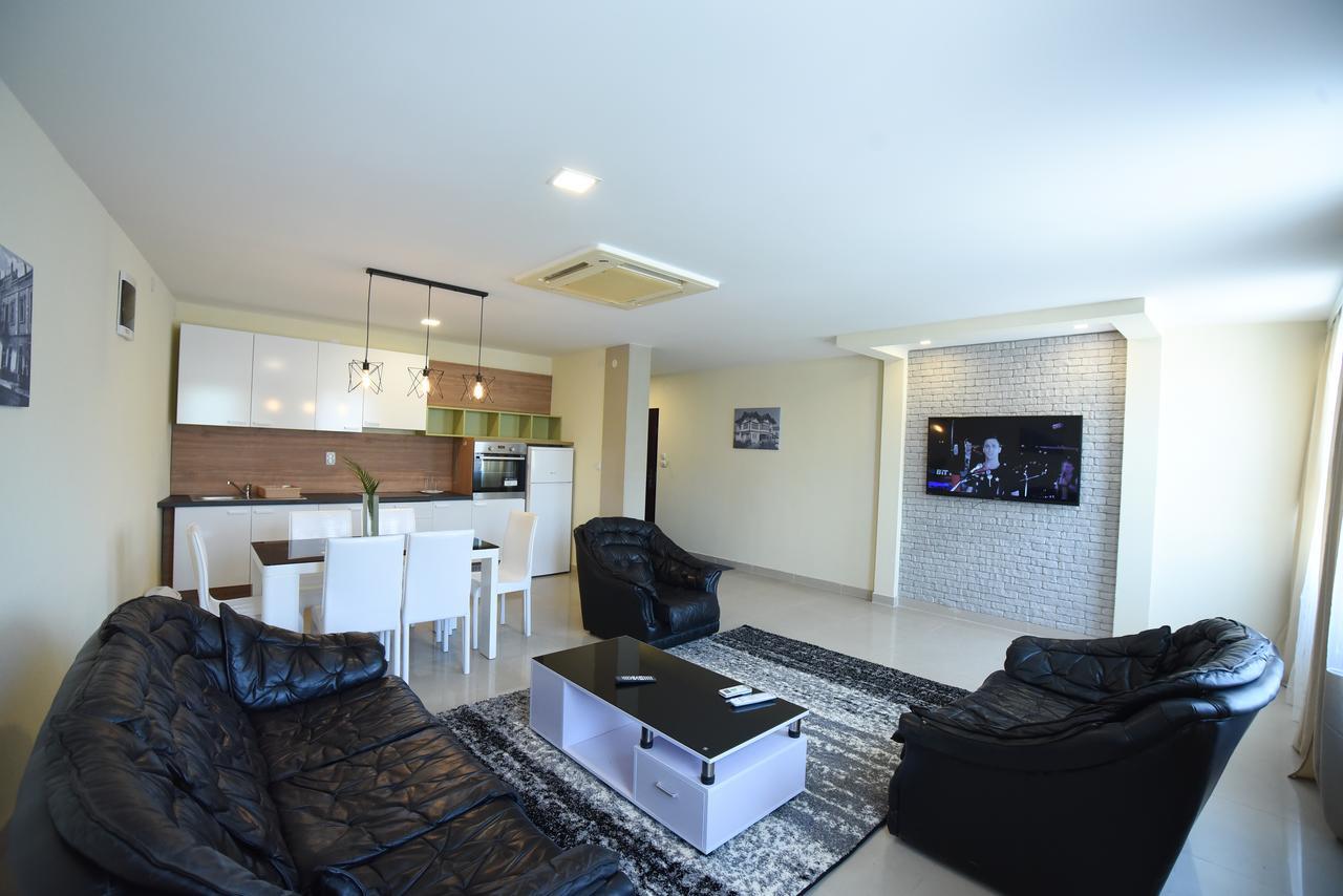 City Center Apartments ปิโรต์ ภายนอก รูปภาพ