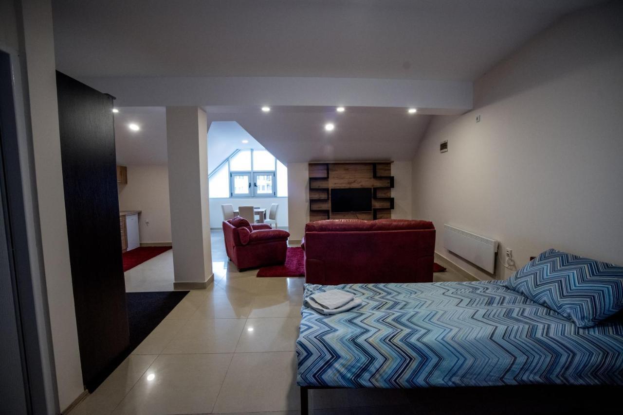 City Center Apartments ปิโรต์ ภายนอก รูปภาพ