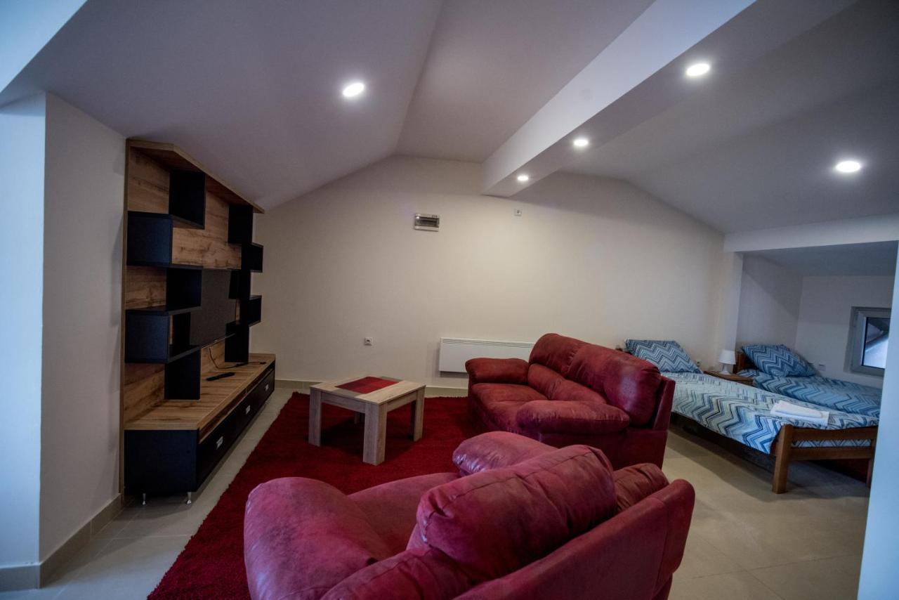 City Center Apartments ปิโรต์ ภายนอก รูปภาพ