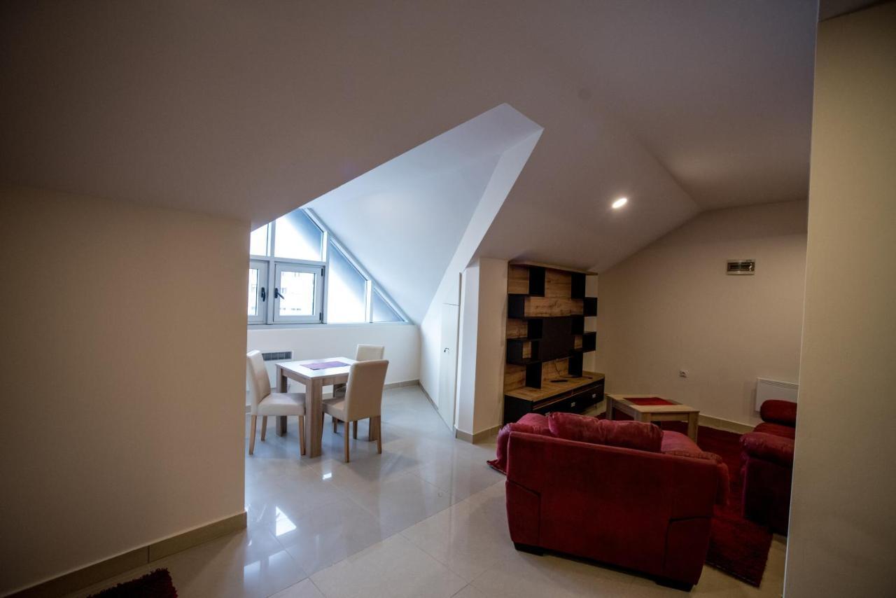 City Center Apartments ปิโรต์ ภายนอก รูปภาพ
