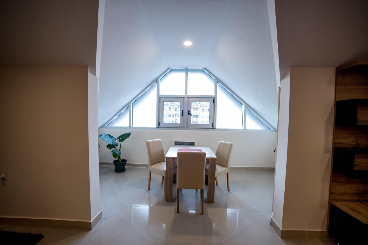 City Center Apartments ปิโรต์ ภายนอก รูปภาพ